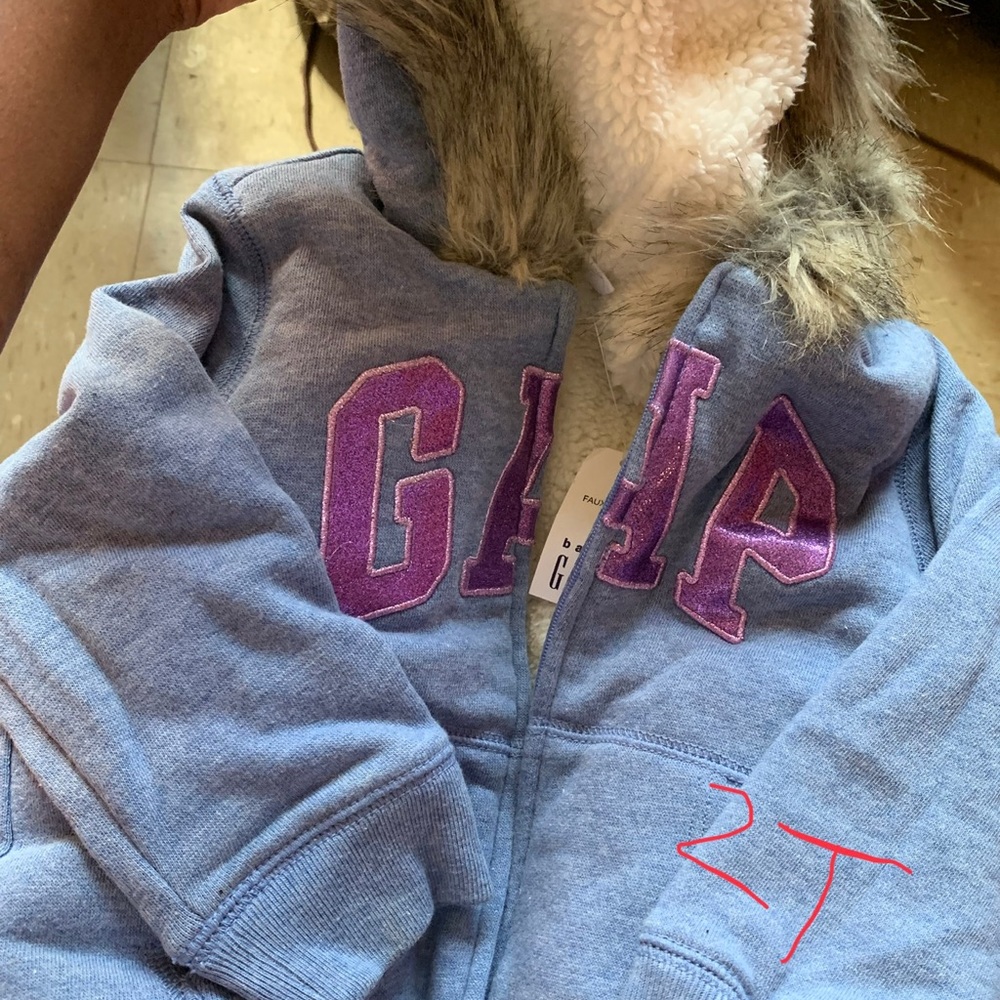 Gap sweater nwt 2T